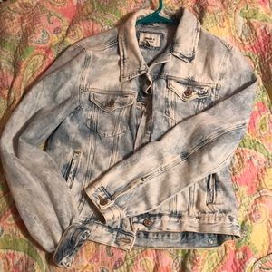 Acid wash jean jacket!